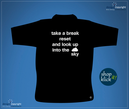 nc34_take a break look up into the sky fashion T-Shirt der Luftfahrt